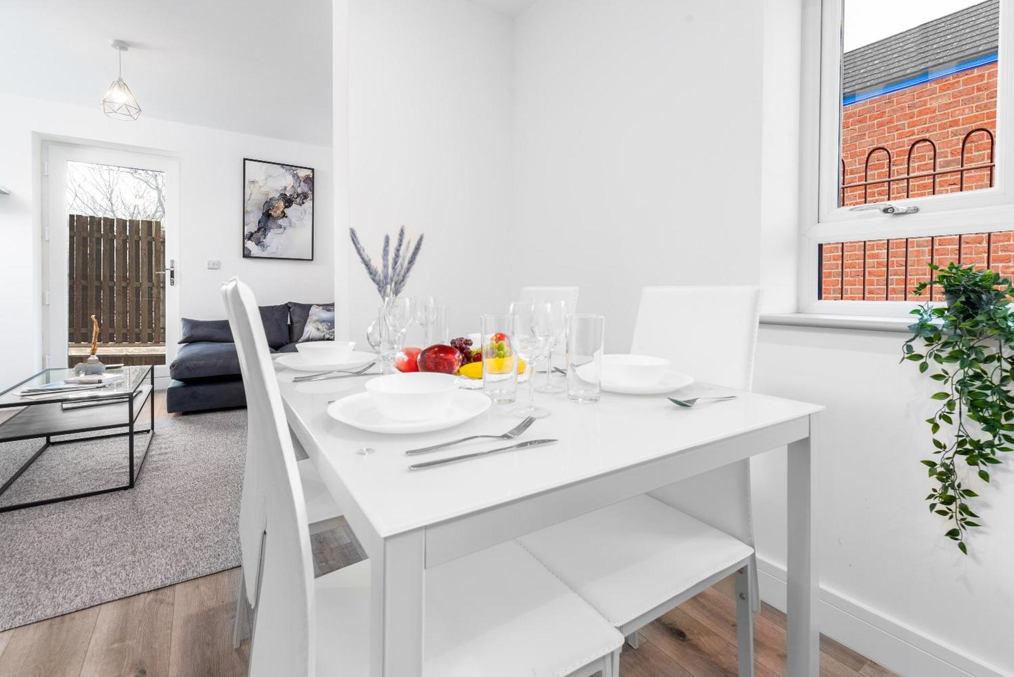 Luxury Apartment - 2 Bedrooms - Balcony - Parking - Netflix - Wifi - 7Mc Бірмінгем Екстер'єр фото